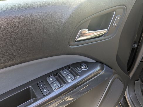 Used 2018 Chevrolet Colorado Z71 w/ Z71 Midnight Edition image 12