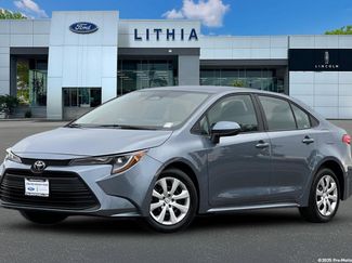Used 2025 Toyota Corolla LE video 1