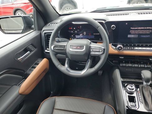 New 2026 GMC Canyon AT4 w/ AT4 Premium Package AWD/4WD image 13