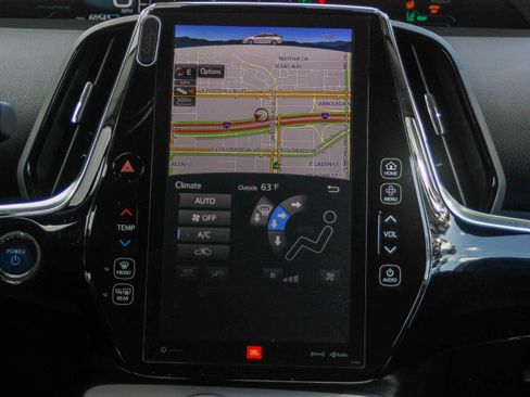 Used 2017 Toyota Prius Prime Advanced image 14