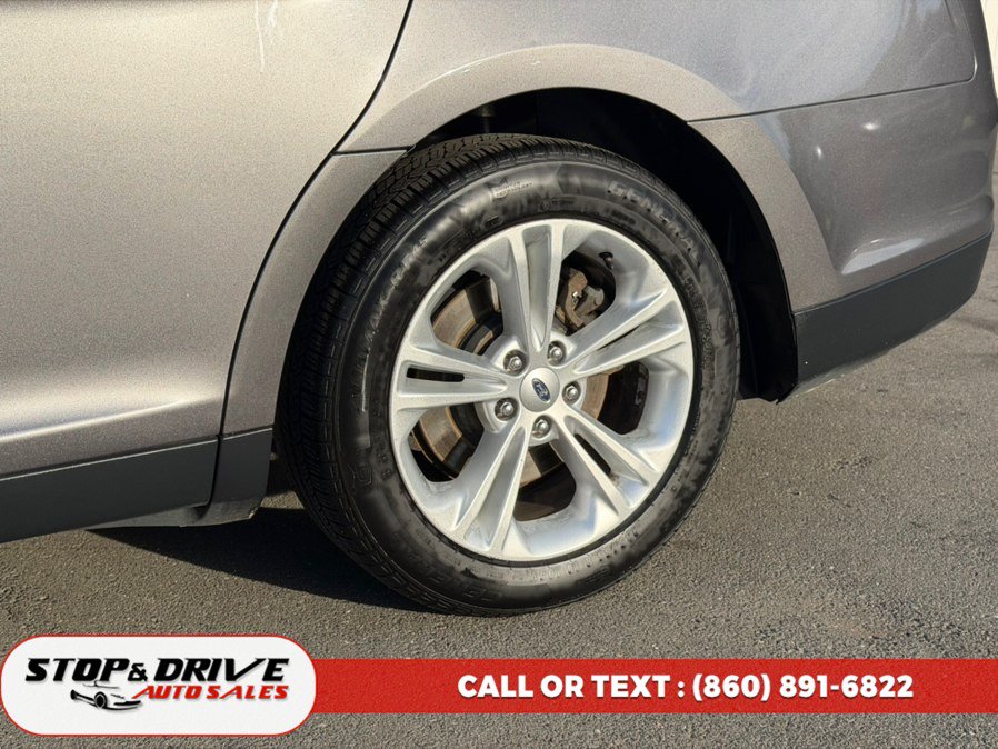 Used 2013 Ford Taurus SEL FWD image 9