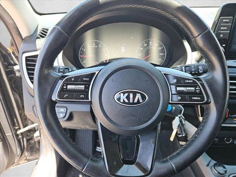 Used 2021 Kia Seltos S AWD/4WD image 13