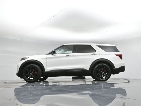 Certified 2022 Ford Explorer ST w/ ST Street Pack image 55