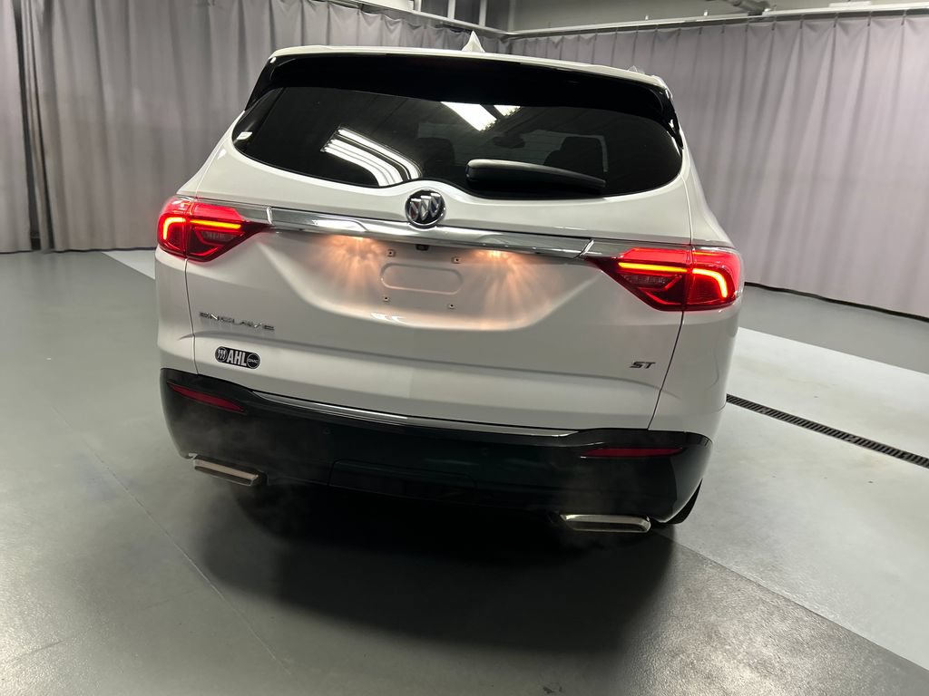 Used 2024 Buick Enclave Essence w/ Sport Touring Edition FWD image 6