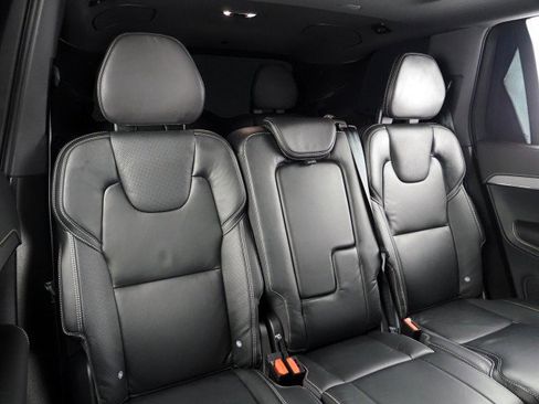 Used 2022 Volvo XC90 T8 R-Design w/ Advanced Package image 16