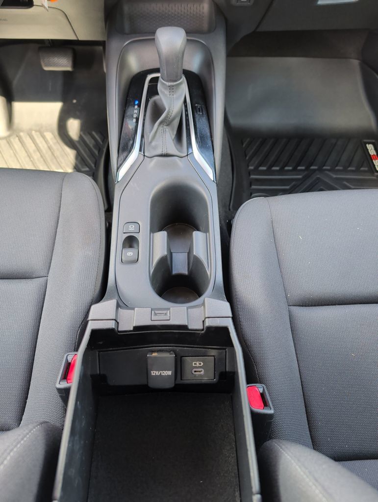 Used 2024 Toyota Corolla LE FWD image 32