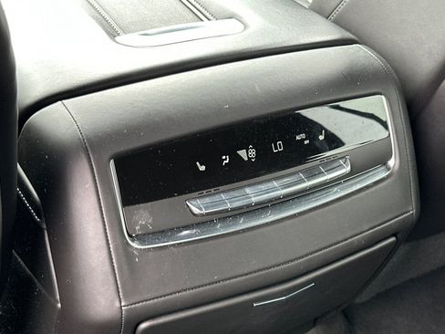 Used 2023 Cadillac Escalade Premium Luxury Platinum AWD/4WD image 14