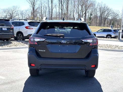 Used 2025 Subaru Outback Onyx Edition image 10