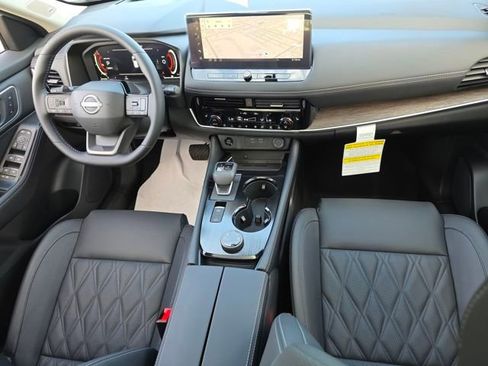 New 2026 Nissan Rogue Platinum w/ Platinum Premium Package image 18