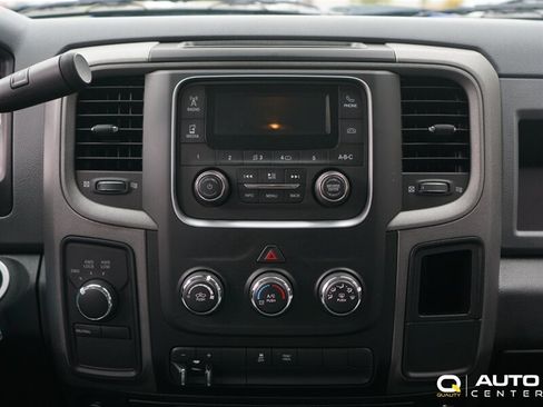 Used 2018 RAM 1500 ST w/ SXT Appearance Group AWD/4WD image 17