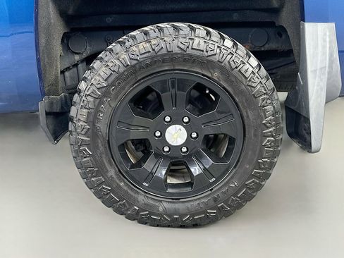 Used 2018 Chevrolet Silverado 1500 LT w/ All Star Edition image 33