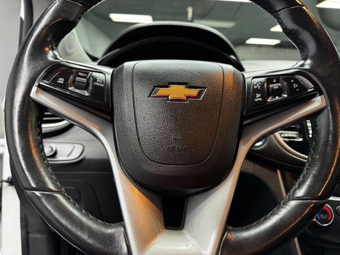 Used 2019 Chevrolet Trax LT w/ LT Convenience Package image 20