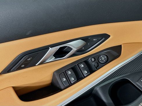 Used 2025 BMW 330i Sedan w/ Premium Package image 20