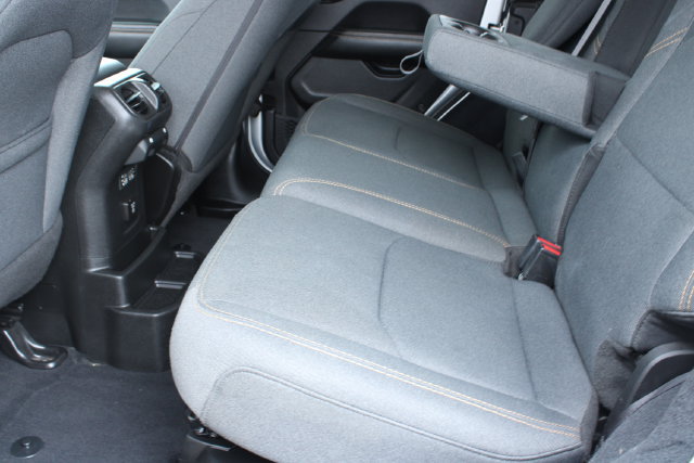 Used 2024 Jeep Wrangler Unlimited Sahara AWD/4WD image 38