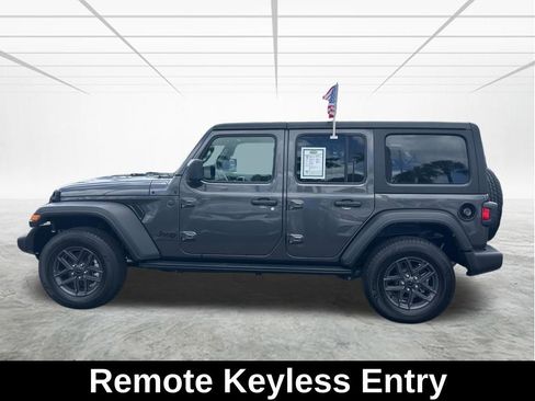 Used 2024 Jeep Wrangler Unlimited Sport AWD/4WD image 8