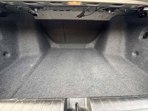 Used 2018 Honda Accord EX image 16