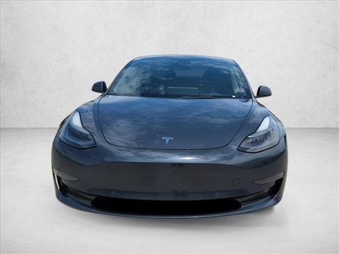 Used 2022 Tesla Model 3 Standard Range RWD image 2