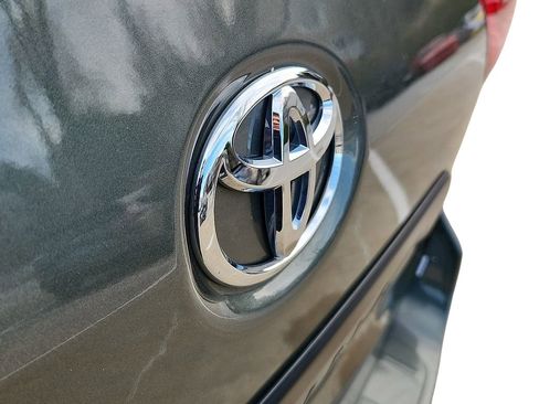 Used 2020 Toyota Sienna L image 29