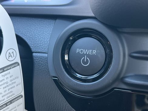 New 2025 Toyota Crown Signia image 27