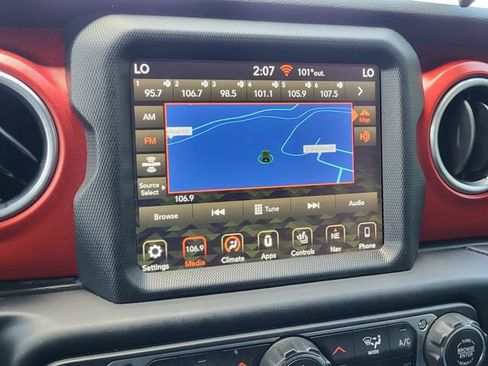 Used 2018 Jeep Wrangler Unlimited Rubicon AWD/4WD image 15