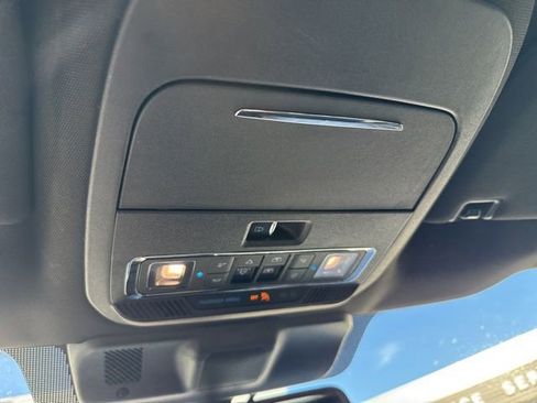 Used 2024 Ford F150 Lightning Lariat image 25