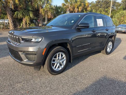 Used 2025 Jeep Grand Cherokee Laredo X RWD image 8