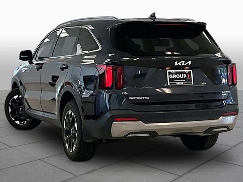 Used 2025 Kia Sorento S w/ Panoramic Sunroof Package AWD/4WD image 11