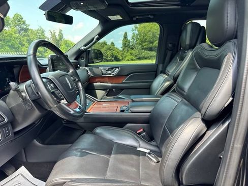 Used 2018 Lincoln Navigator Reserve AWD/4WD image 19