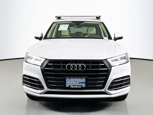 Used 2020 Audi Q5 e Premium Plus w/ Premium Plus Package image 2