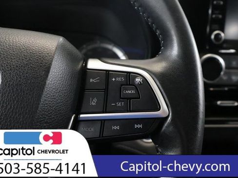 Used 2022 Toyota Highlander LE AWD/4WD image 20