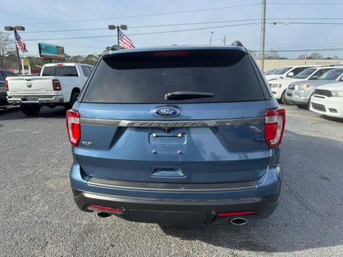 Used 2019 Ford Explorer XLT w/ Equipment Group 202A image 4