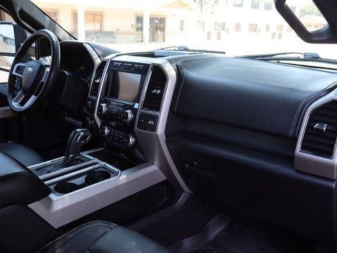 Used 2020 Ford F150 Lariat w/ Equipment Group 502A Luxury AWD/4WD image 17