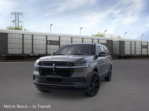 New 2026 Lincoln Navigator L Black Label AWD/4WD image 3