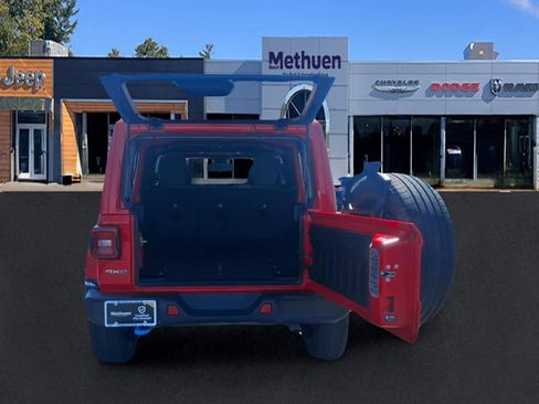 Used 2024 Jeep Wrangler Unlimited Sahara AWD/4WD image 6