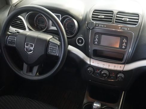 Used 2017 Dodge Journey SXT w/ Comfort/Convenience Group AWD/4WD image 19