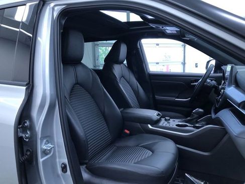 Certified 2025 Toyota Highlander XSE AWD/4WD image 22