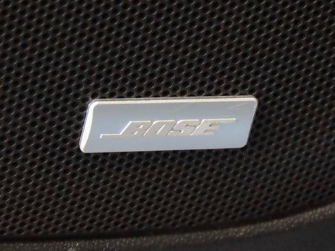 Used 2023 GMC Acadia SLT image 11