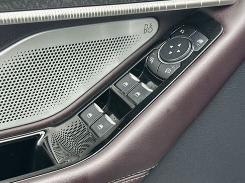 Certified 2025 Ford Explorer Platinum w/ Ultimate Package image 13