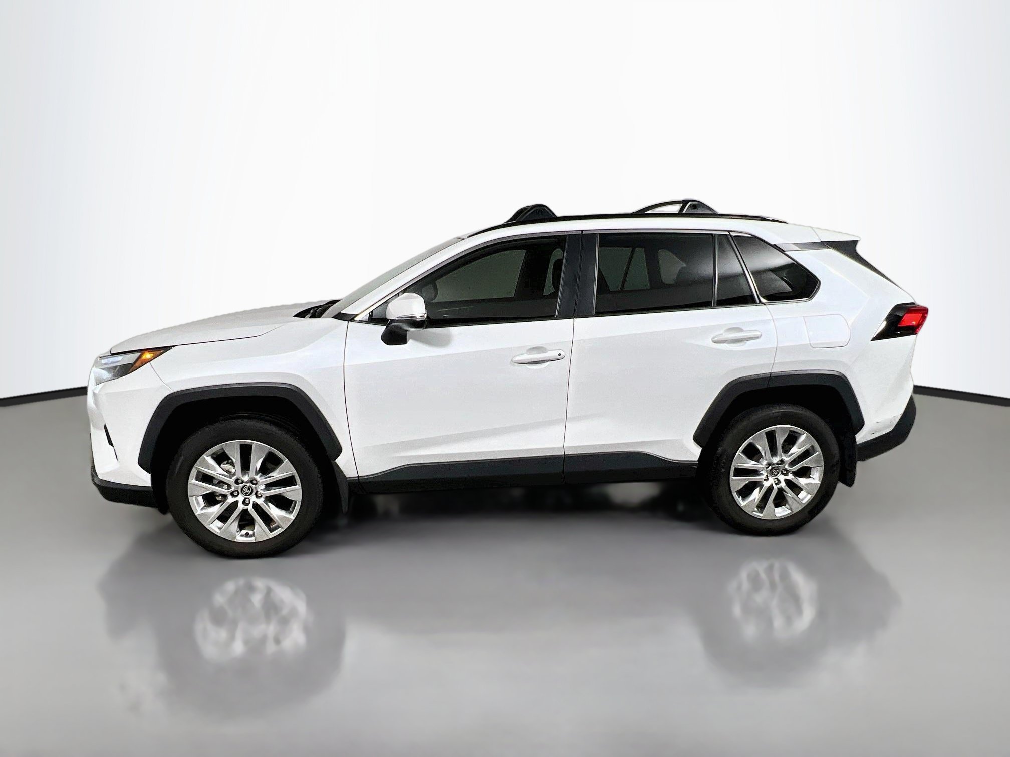 Used 2025 Toyota RAV4 XLE Premium w/ Weather Package FWD image 8