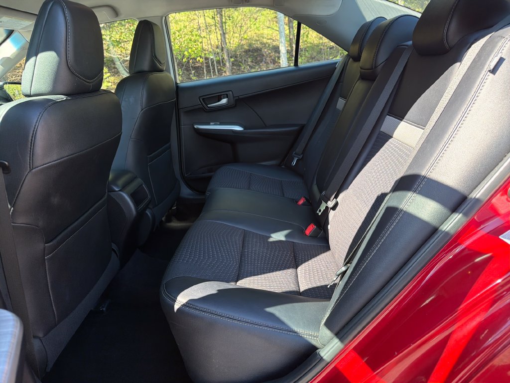 Used 2014 Toyota Camry SE FWD image 21