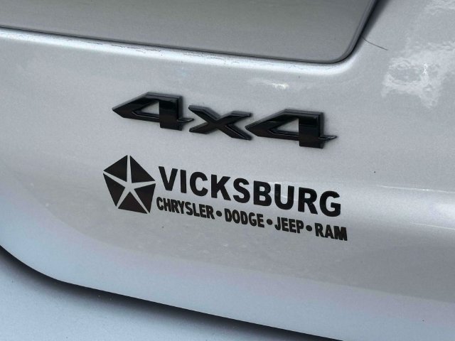 Used 2023 Jeep Grand Cherokee L Laredo AWD/4WD image 43