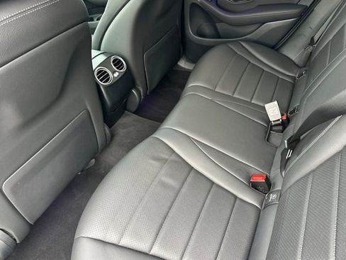 Used 2022 Mercedes-Benz GLC 300 4MATIC image 11