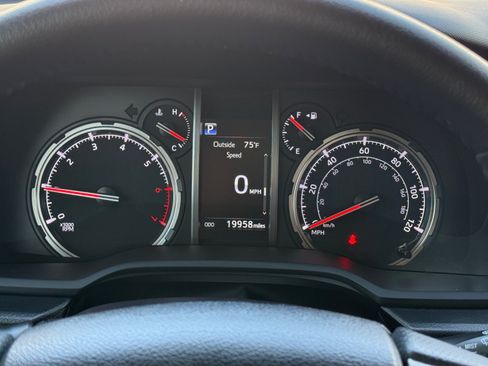 Used 2024 Toyota 4Runner TRD Off-Road AWD/4WD image 10