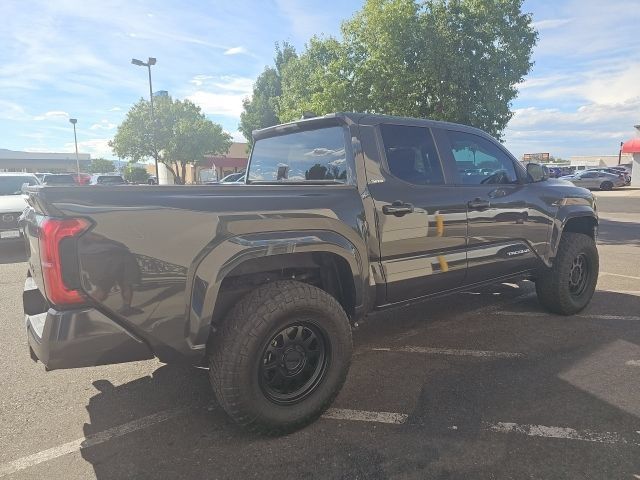 Used 2024 Toyota Tacoma SR5 AWD/4WD image 5