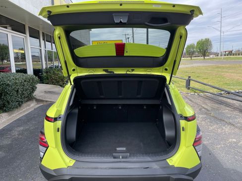 Used 2025 Hyundai Kona SEL image 32