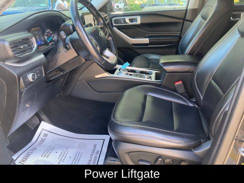 Used 2022 Ford Explorer XLT w/ Equipment Group 202A image 12