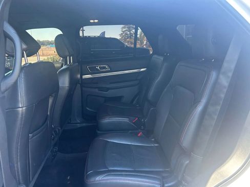 Used 2018 Ford Explorer Sport w/ Equipment Group 401A image 10