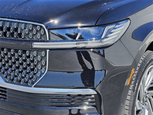New 2025 Lincoln Navigator L Reserve image 8
