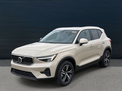 Certified 2025 Volvo XC40 B5 Core w/ Climate Package