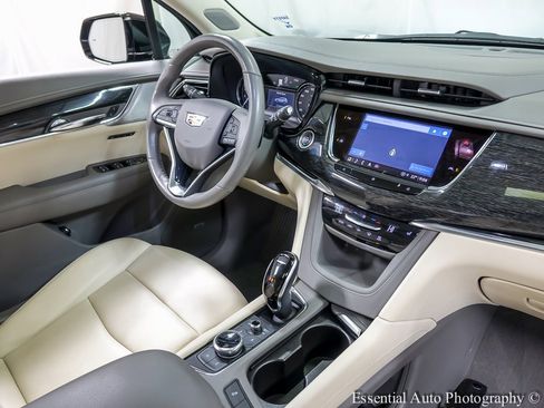 Used 2021 Cadillac XT6 Premium Luxury image 26
